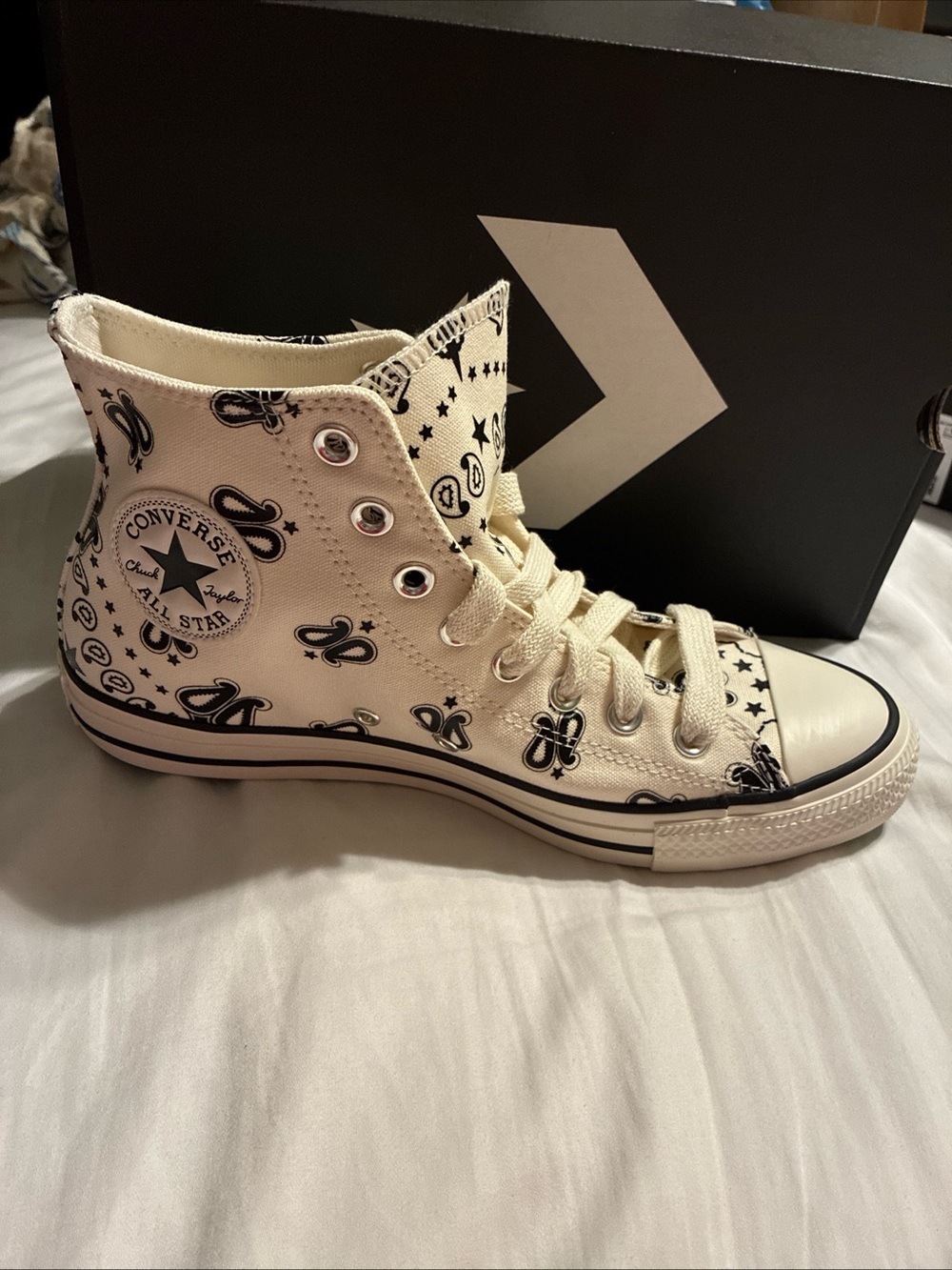 Convers ladies Chuck Taylor paisley sneaker size 10